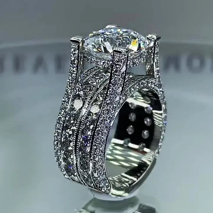 יאסמין – טבעת יהלום מבריקה מאוד עם מסגרת וינטאג'