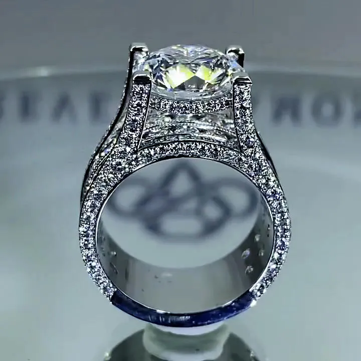 יאסמין – טבעת יהלום מבריקה מאוד עם מסגרת וינטאג'