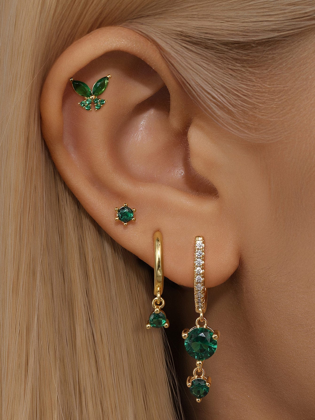 אניה – עגילים מזהב עם קצה עדין