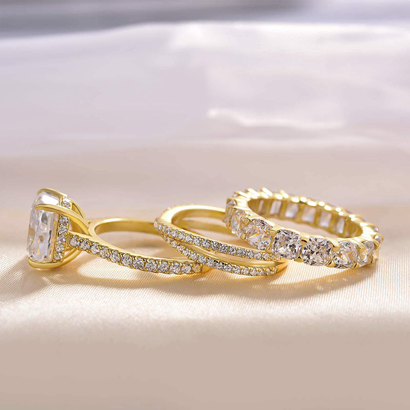 אייריס – טבעת יהלום עם אבן אליפטית.