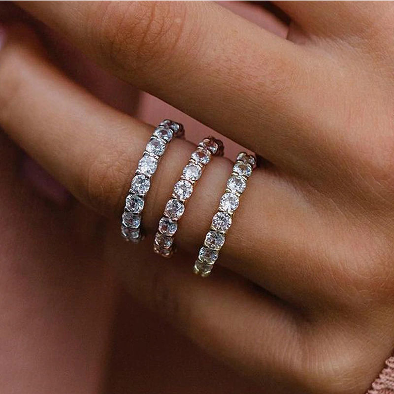 אלישקה – טבעת יהלומים עם רצועה כפולה.