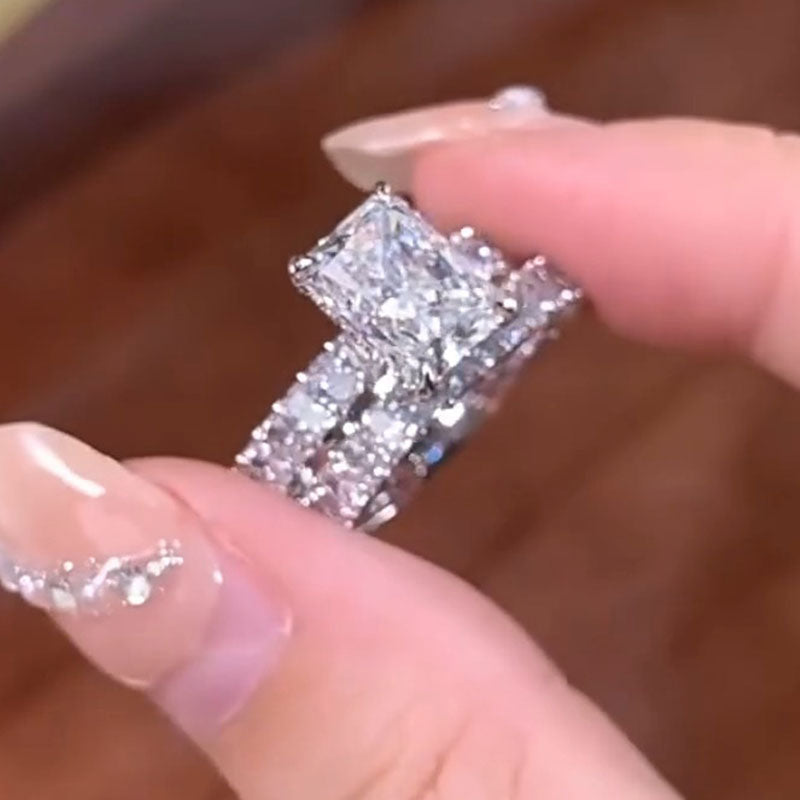 קטרינה – טבעת יהלום עם חיתוך בוגט.