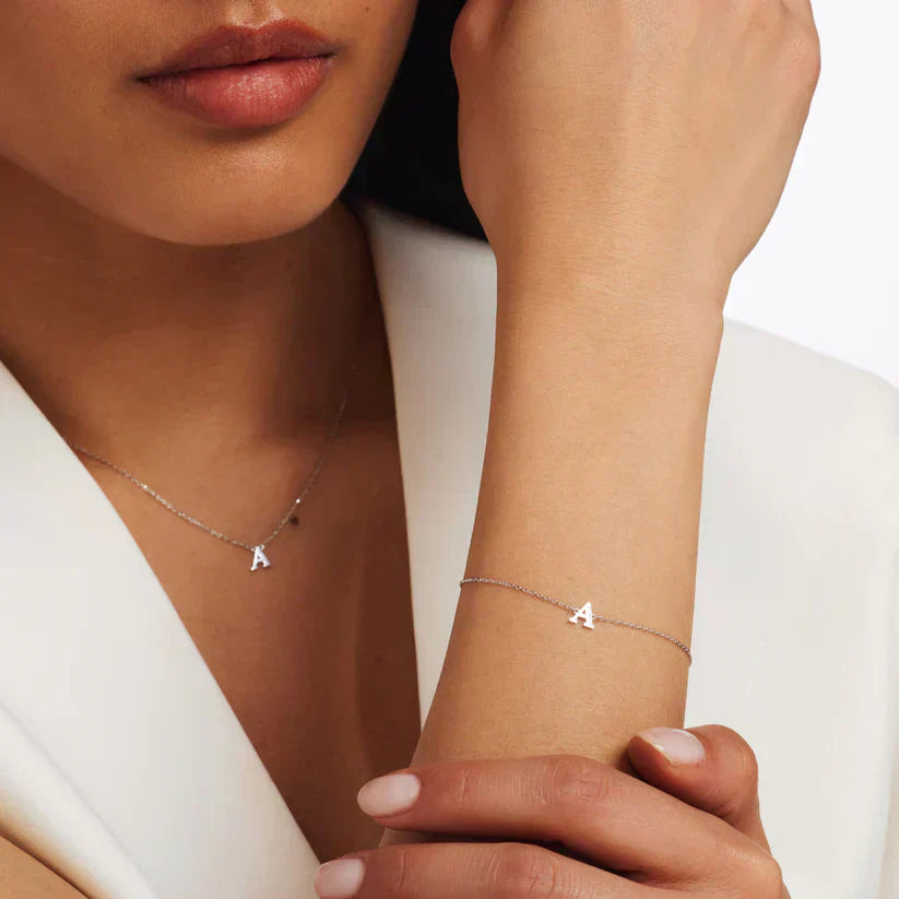 וויטה סיגנה צמיד עם אות ראשית