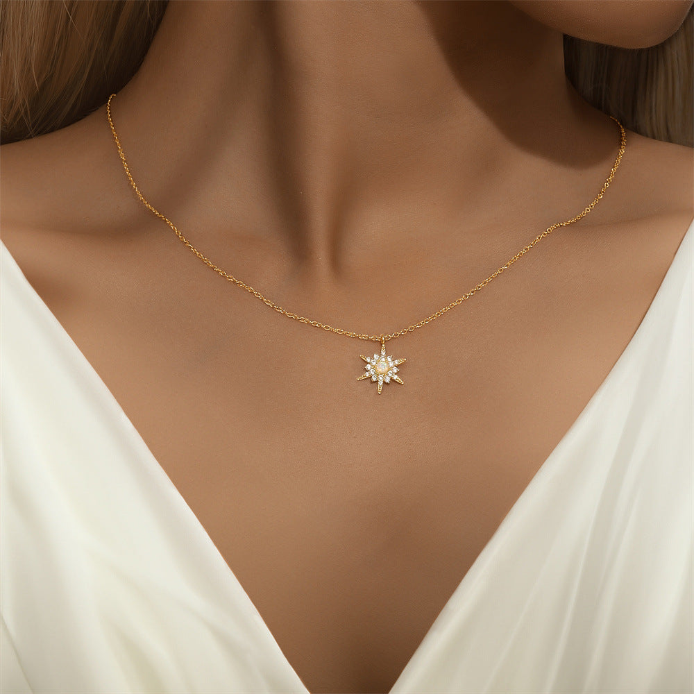 אמליה – שרשרת כסף דליקה עם תליונית עגולה.