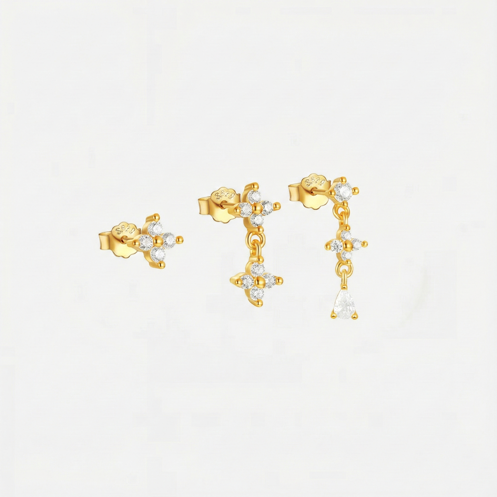 אניקה – עגילים מזהב עם תנועה עדינה.