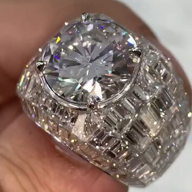 אנה-לנה – טבעת יהלום כסף עם חיתוך עגול.